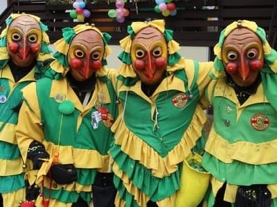 Narrenclique Utzenfloo feiert die Fasnachtseröffnung