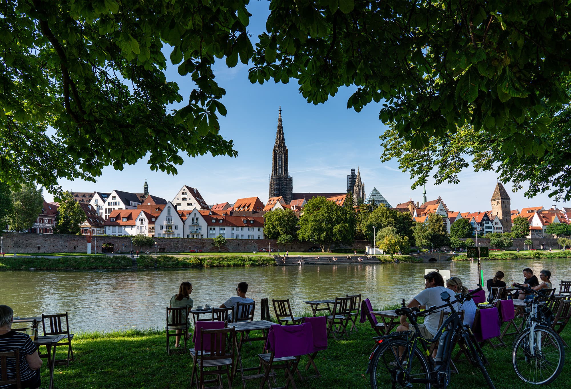 Die Uferbar am Neu-Ulmer Donauufer