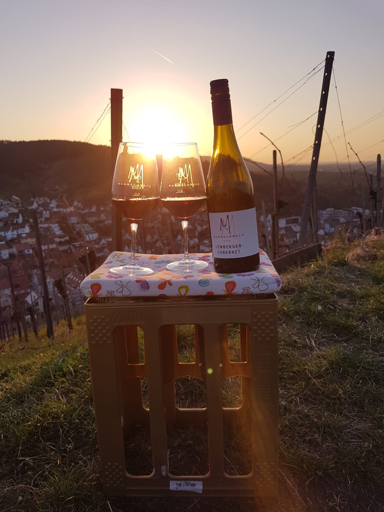 Stilleben Wein mit Sonnenuntergang