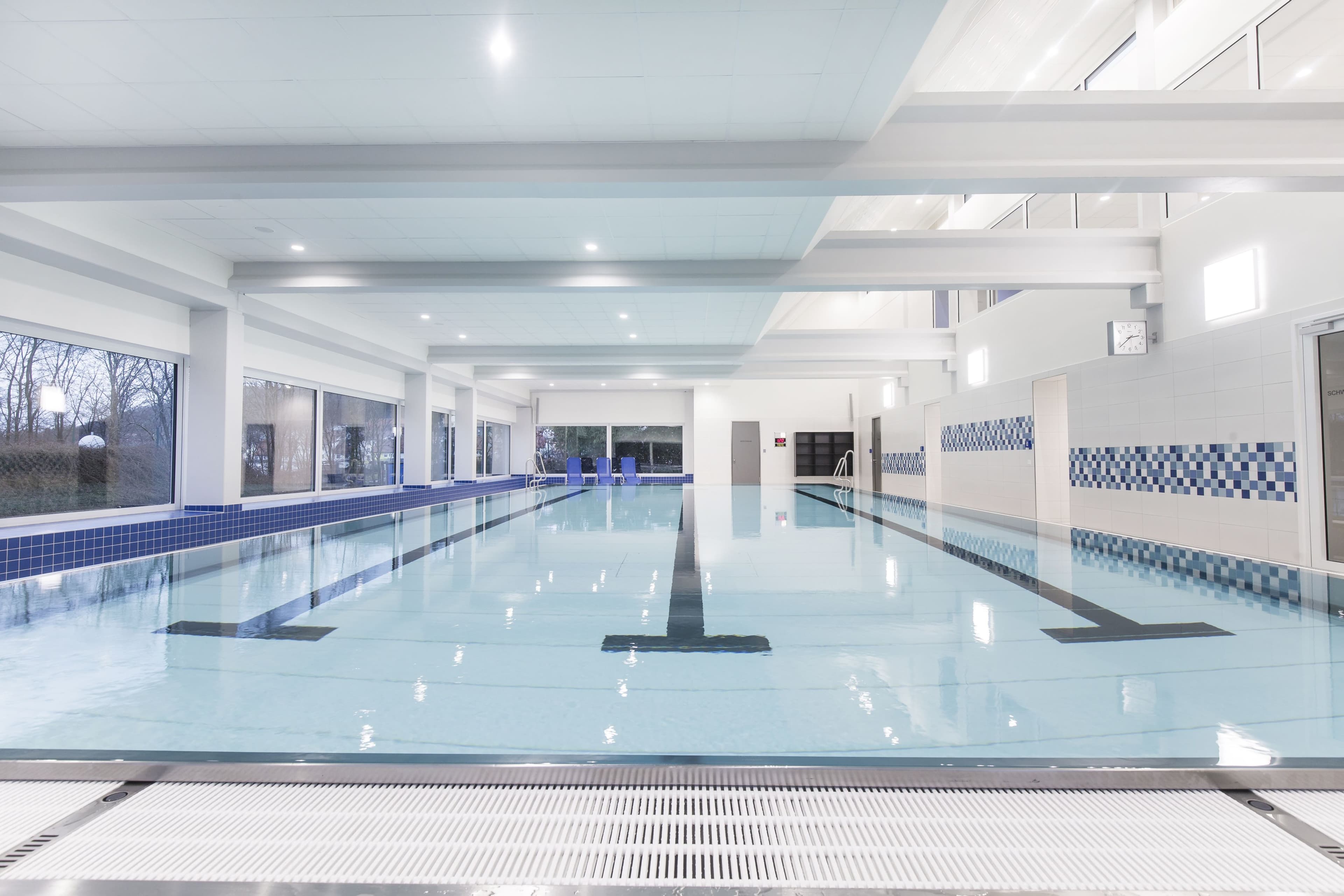 Schwimmbecken im Hallenbad Albstadt-Langenwand