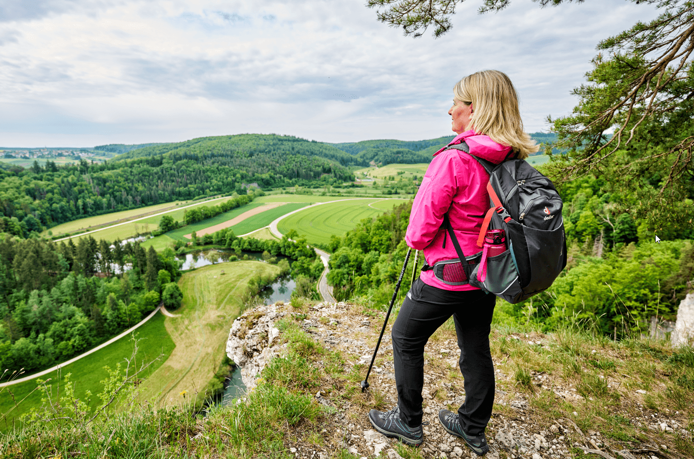 Wanderer beim Teufelslochfelsen