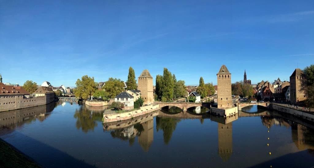 Strassburg-Barrage-Panorama mit Fluss