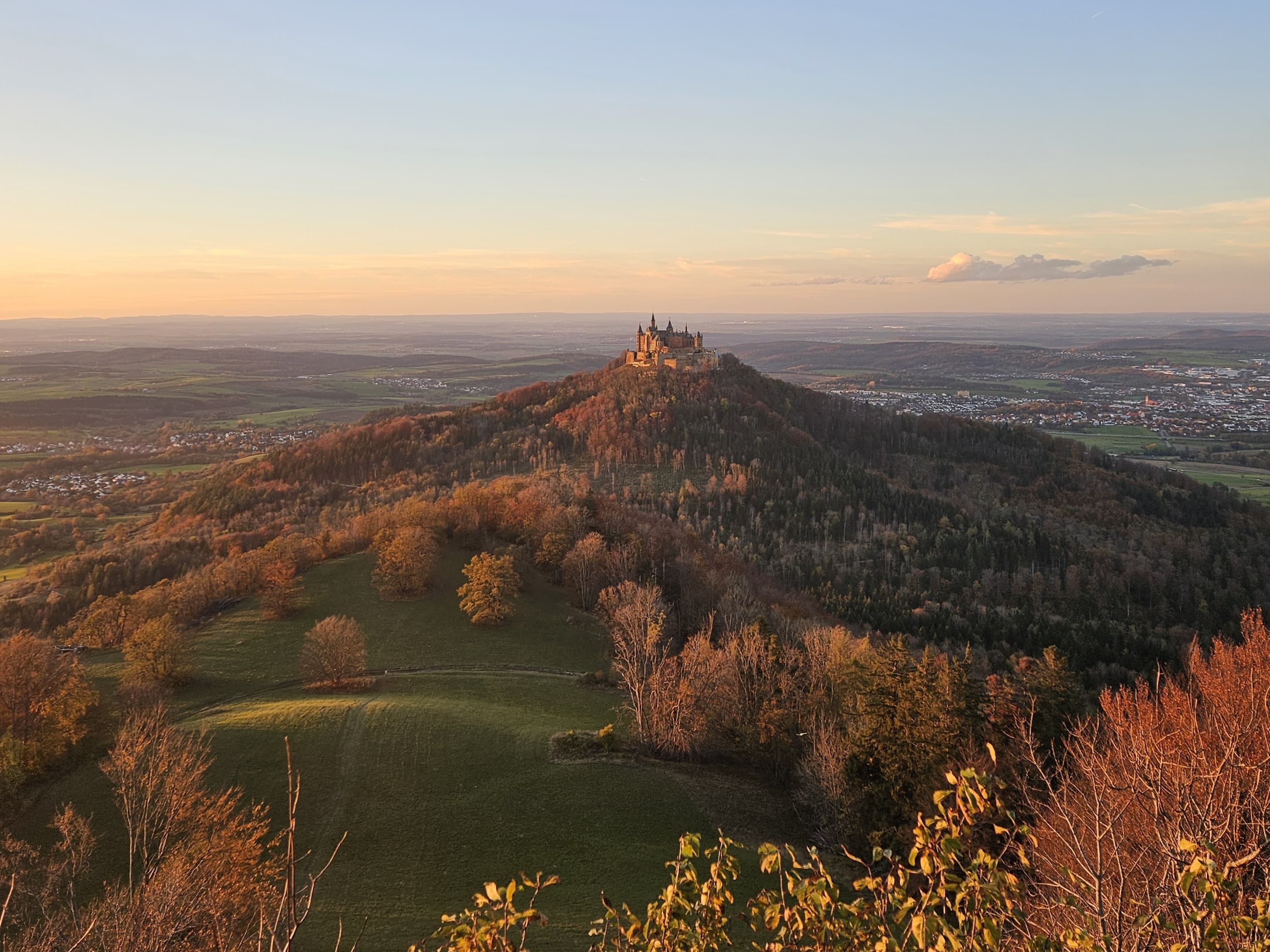 Blick auf die Burg Hohenzollern vom Zeller Horn in Albstadt aus