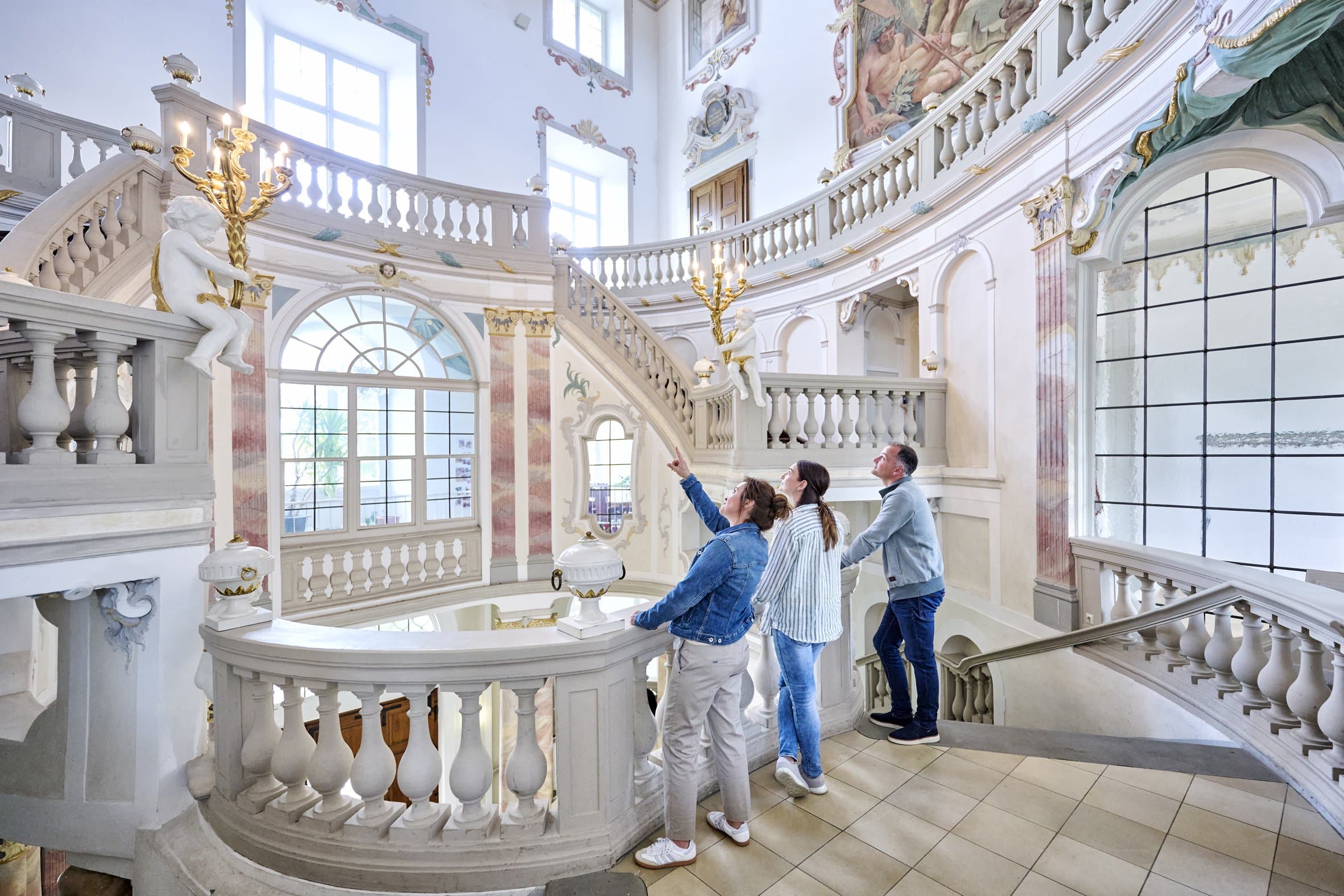 Besucher des Wurzacher Schlossses erleben hautnah ein Meisterstück barocker Baukunst.