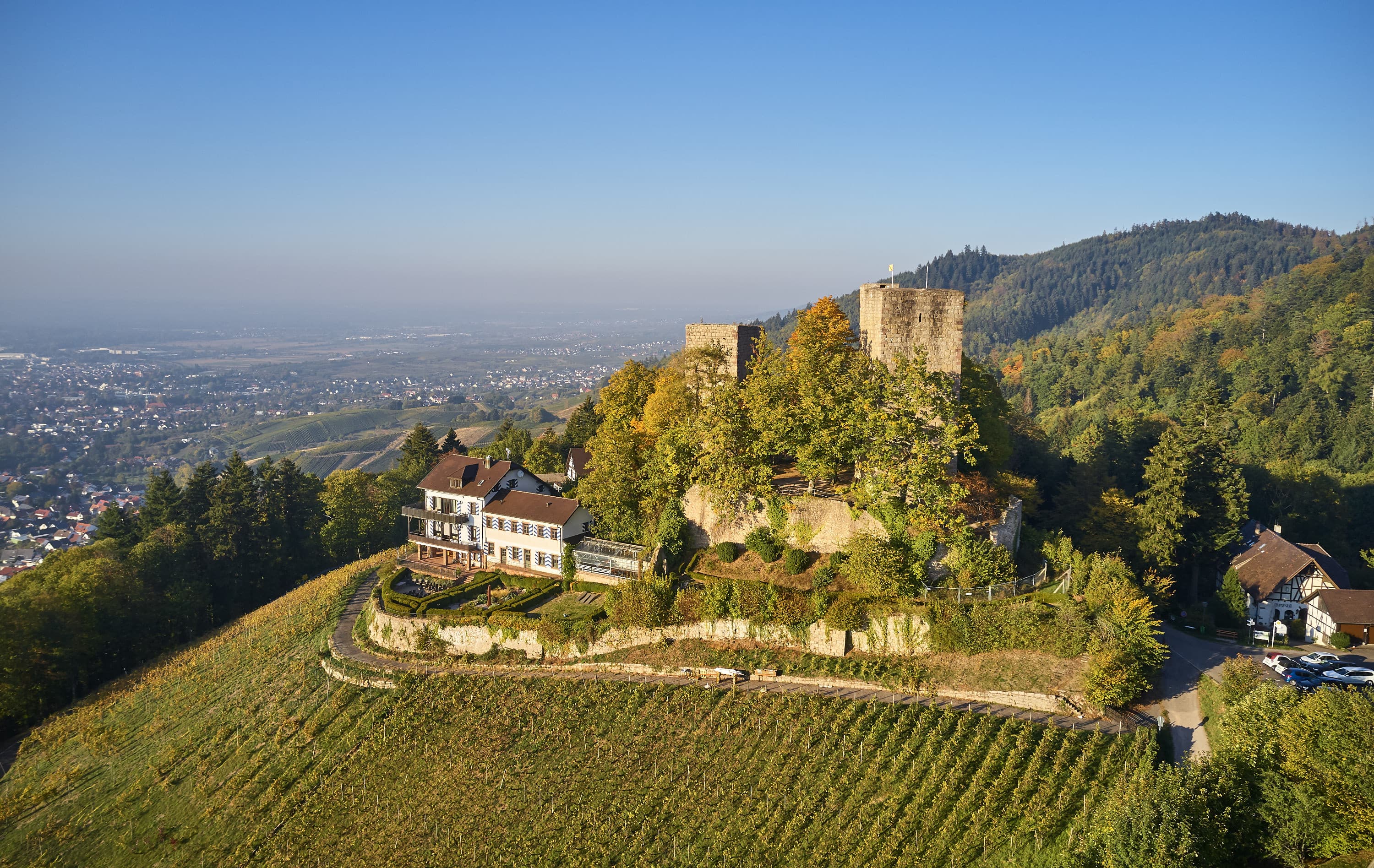 Luftaufnahme von der Burg Windeck