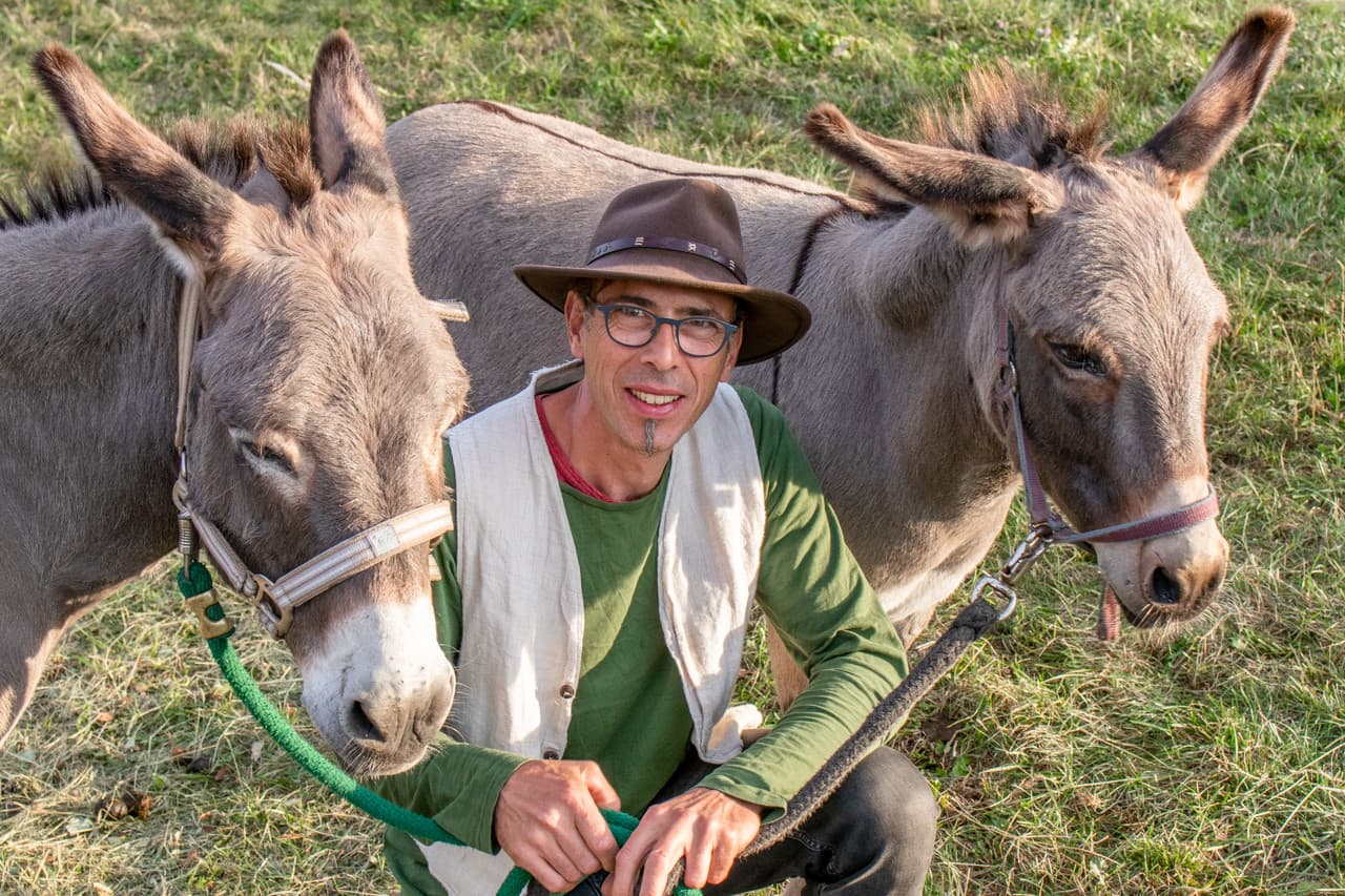 Eselwanderung und Wildkräuterführung
