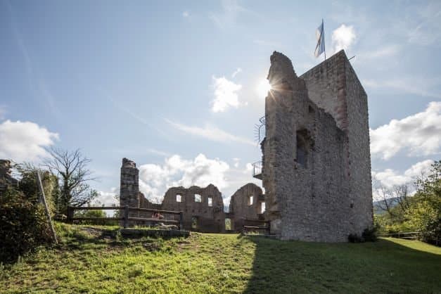 Burg mit Fahne